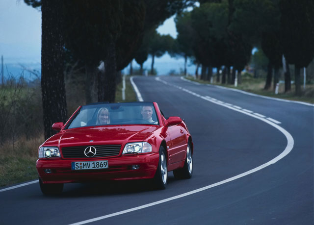 Rabljen Mercedes SL napake težave okvare vpoklici