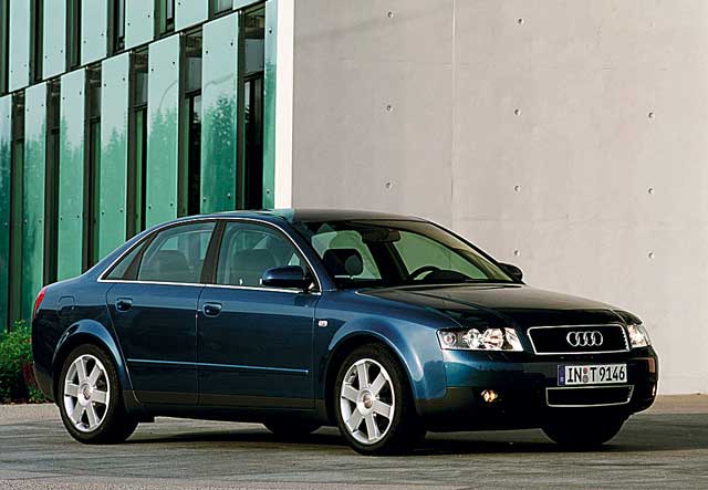 Audi A4, pregled napak, okvar, težav, vpoklicev
