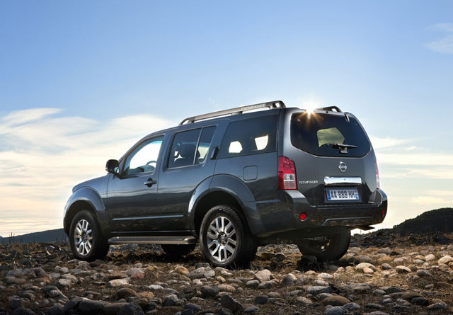 Nissan pathfinder rabljen napake težave okvare vpoklici